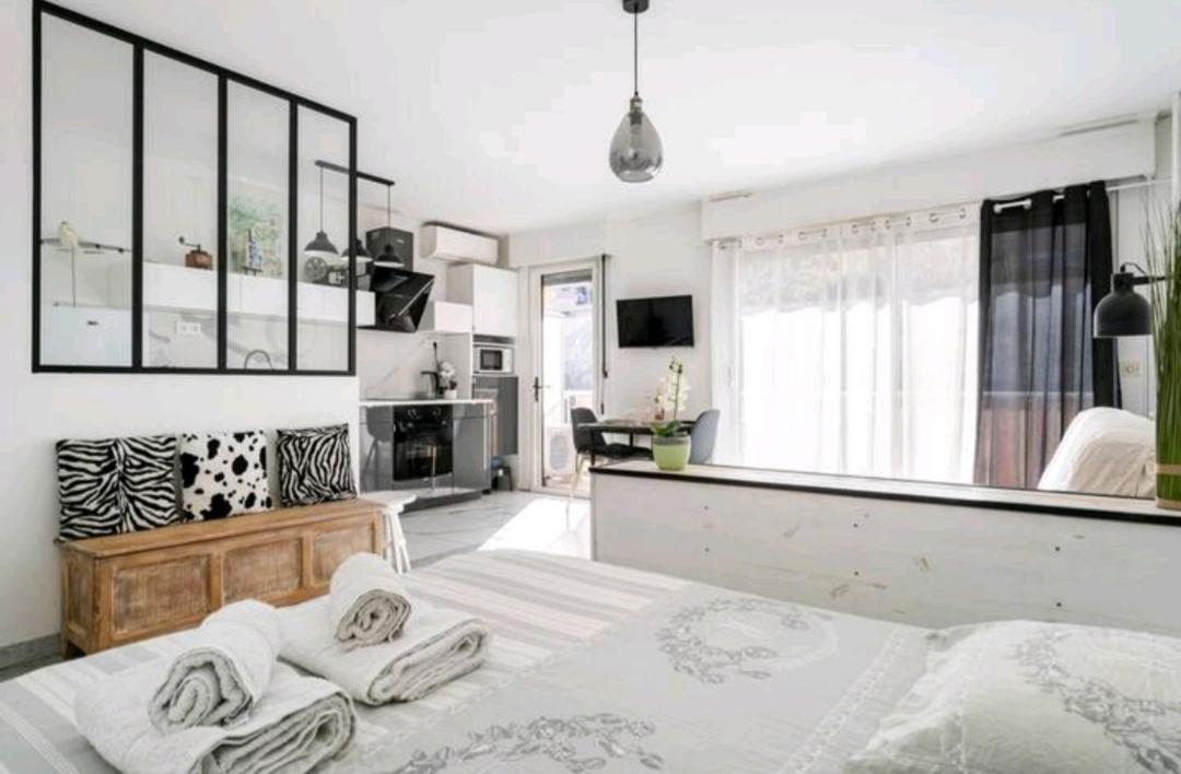 Design Loft Studio Climatise Parking Et Piscine Vallauris Exterior foto